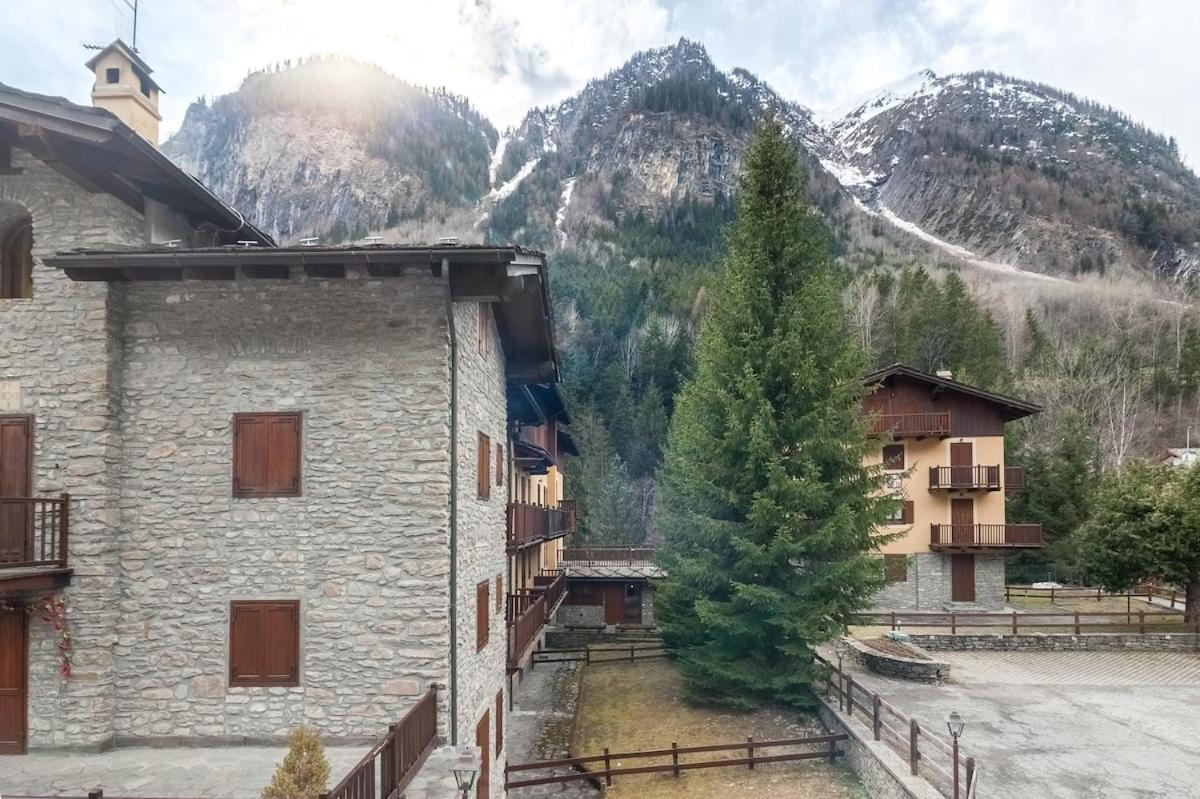 10 Min. Da Courmayeur Elegante Appartamento Pre-Saint-Didier Ngoại thất bức ảnh